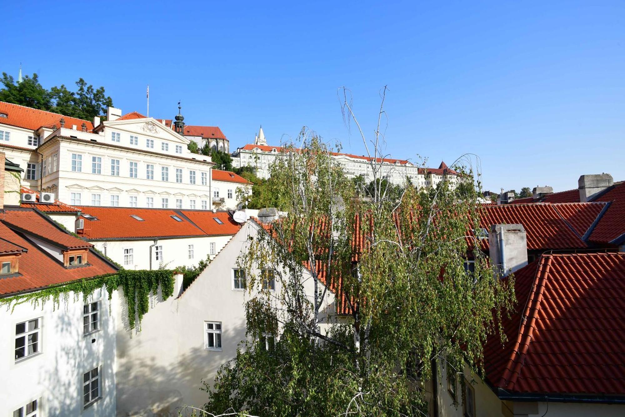 Romantic Under The Castle Apartamento Praga